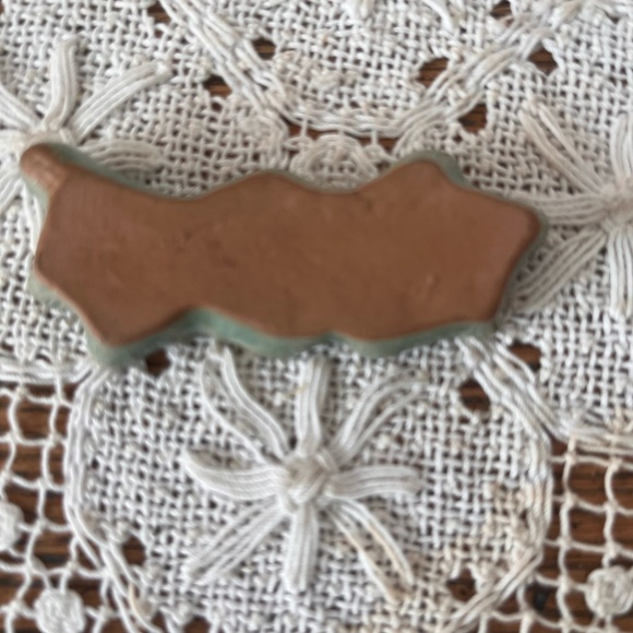 Green Pottery Flowers - Picture 5 of 6